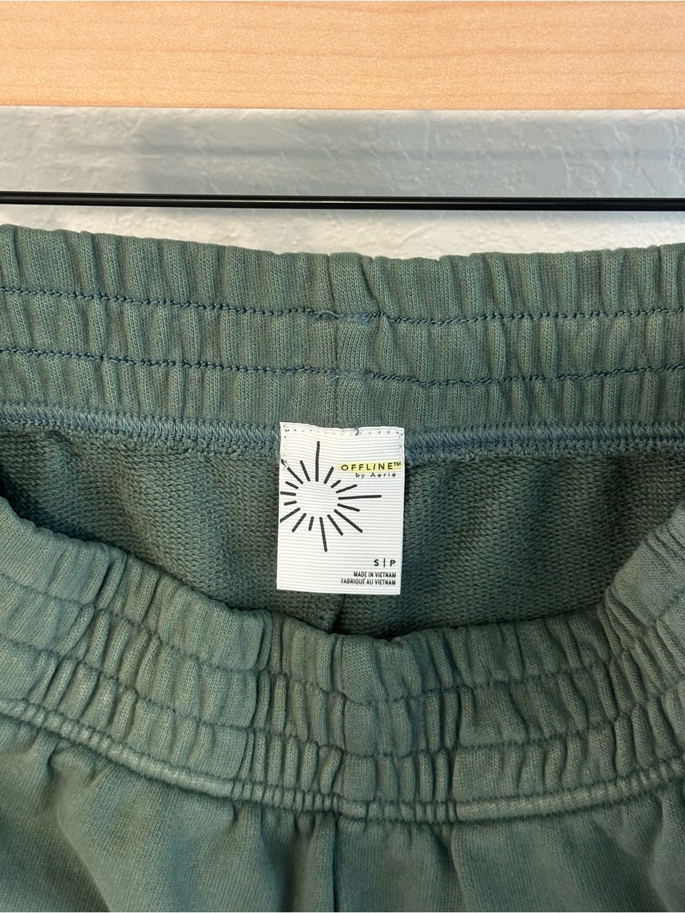 OFFLINE by Aerie Green Raw Hem Fleece Shorts S - Picture 12 of 13